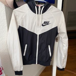 Black/White Nike Women’s Windbreaker